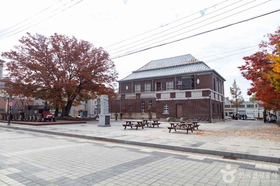 근대건축관 (구)조선은행군산지점 사진