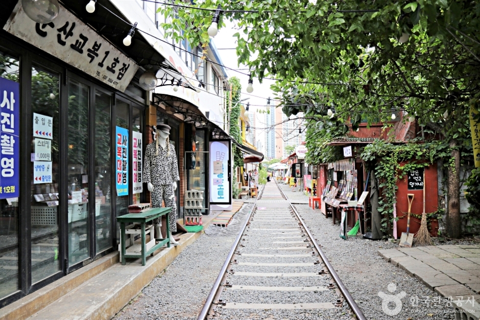 경암동 철길마을 사진